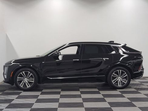 Used 2024 Cadillac Lyriq Luxury AWD/4WD image 4