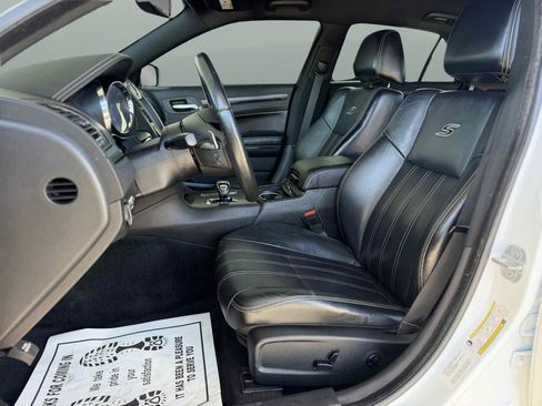 Used 2013 Chrysler 300 S RWD image 9