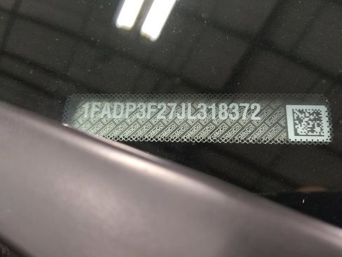 Used 2018 Ford Focus SE w/ Cold Weather Package FWD image 33