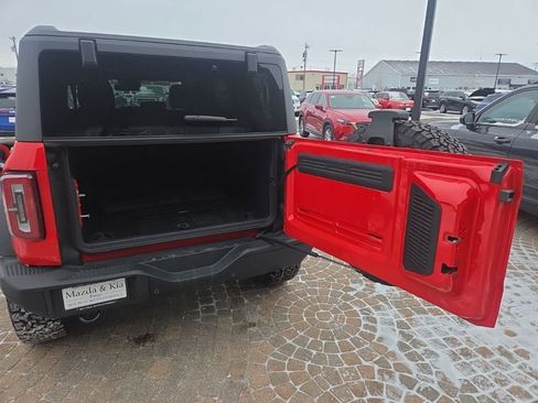 Used 2024 Ford Bronco Badlands image 36