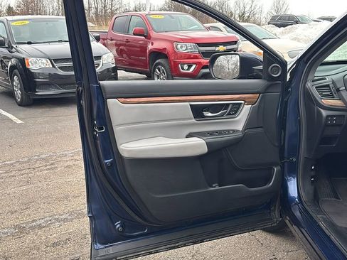 Used 2019 Honda CR-V Touring image 11