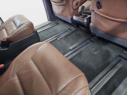 Used 2015 Toyota Sienna Limited Premium FWD image 13