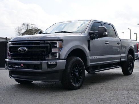 Used 2022 Ford F350 Lariat w/ Black Appearance Package image 6