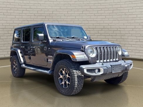 Used 2021 Jeep Wrangler Unlimited Sahara w/ Cold Weather Group AWD/4WD image 3