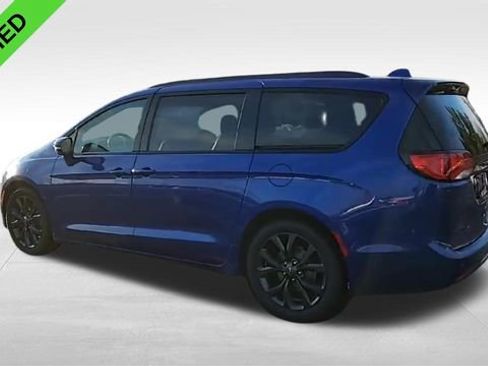 Used 2019 Chrysler Pacifica Limited w/ S Appearance Package image 7