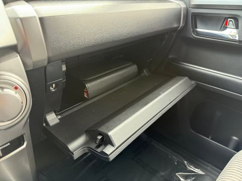 Used 2016 Toyota 4Runner SR5 image 21