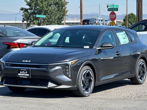 New 2026 Kia K4 EX FWD image 9
