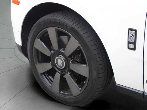Certified 2021 Rolls-Royce Cullinan AWD/4WD image 21