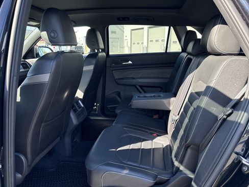 Used 2023 Volkswagen Atlas Cross Sport SEL Premium R-Line AWD/4WD image 34