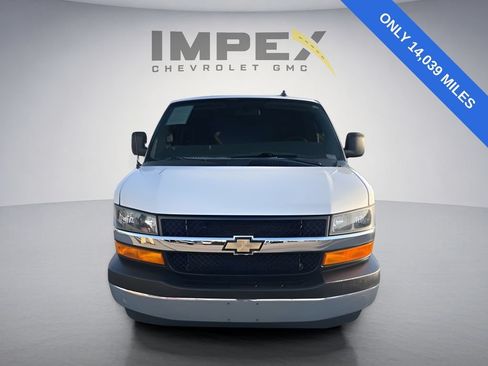 Used 2023 Chevrolet Express 2500 w/ Driver Convenience Package RWD image 8