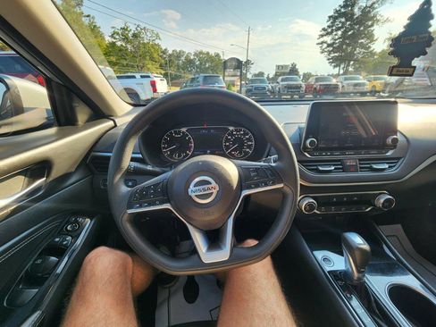 Used 2021 Nissan Altima 2.5 SV image 14