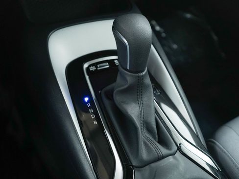 Used 2025 Toyota Corolla SE image 22