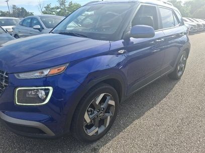 Used 2020 Hyundai Venue SEL w/ Convenience + Premium Package