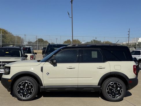 New 2025 Ford Bronco Sport Outer Banks w/ Outer Banks Tech Package+ image 26