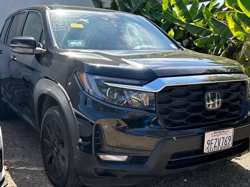 Used 2023 Honda Passport EX-L image 2