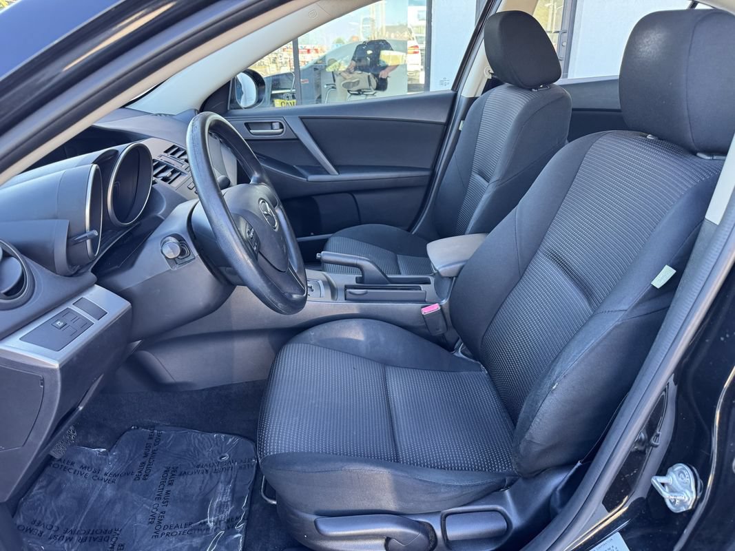 Used 2013 MAZDA MAZDA3 i SV FWD image 10