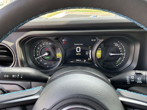 Used 2024 Jeep Wrangler Unlimited Rubicon 4xe w/ Capability Package AWD/4WD image 20