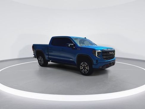 Used 2024 GMC Sierra 1500 AT4 w/ Technology Package AWD/4WD image 2