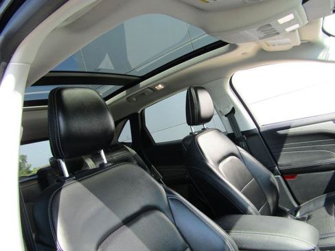 Certified 2021 Ford Escape SEL AWD/4WD image 3