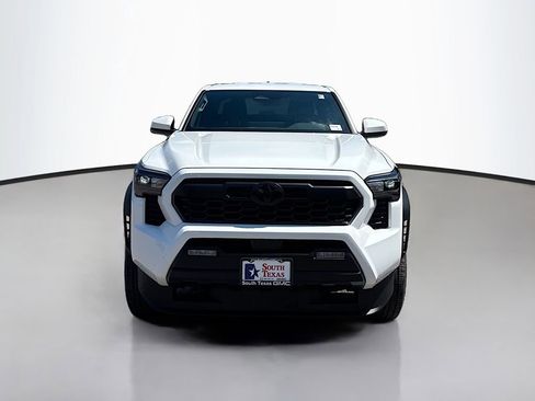 Used 2026 Toyota Tacoma TRD Off-Road AWD/4WD image 2