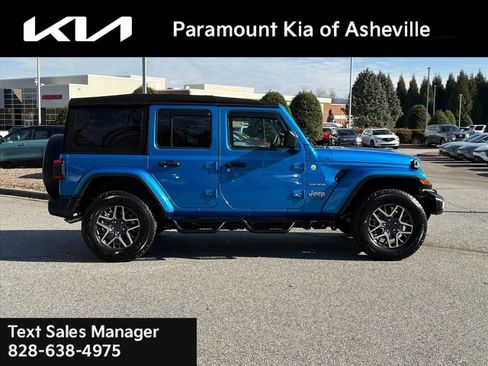 Used 2024 Jeep Wrangler Sahara image 6