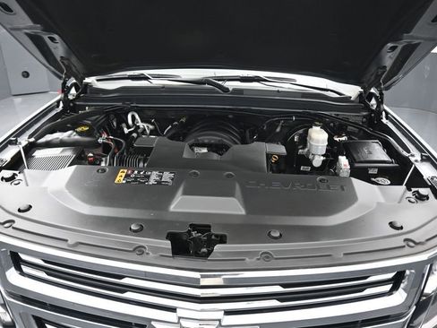 Used 2019 Chevrolet Suburban Premier w/ Premier Plus Edition AWD/4WD image 61