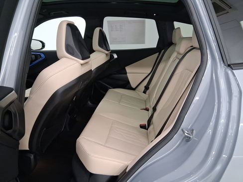 Certified 2025 BMW X3 xDrive30i w/ Premium Package image 13