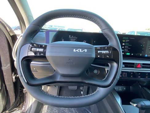 New 2026 Kia Sorento LX FWD image 17