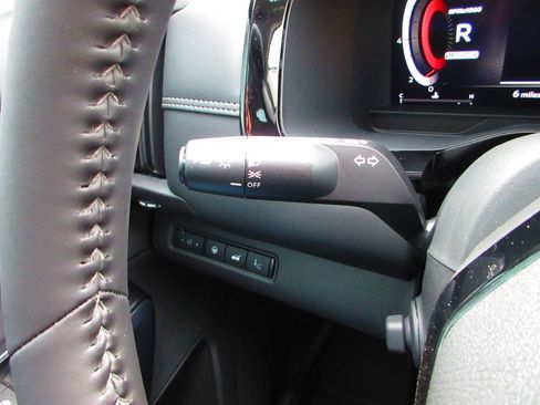 New 2026 Nissan Pathfinder Platinum image 25