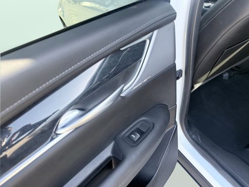 Used 2024 Cadillac XT5 Premium Luxury image 17