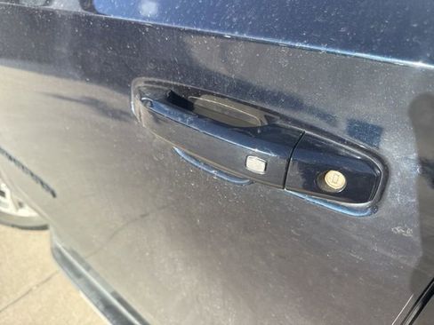 Used 2023 Chevrolet Suburban LT image 12