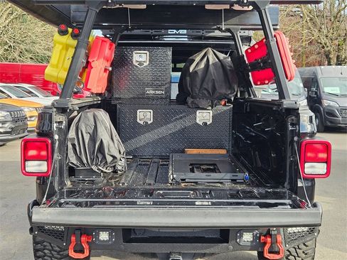 Certified 2023 Jeep Gladiator Rubicon w/ Cold Weather Group image 10