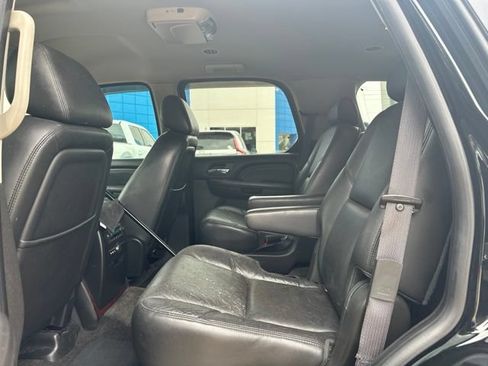 Used 2009 Cadillac Escalade AWD image 7