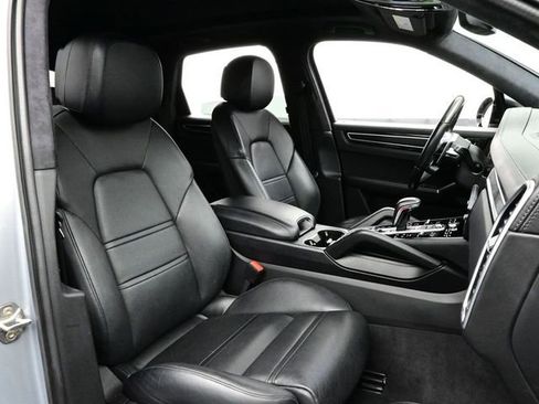 Certified 2021 Porsche Cayenne GTS w/ Premium Package Plus AWD/4WD image 18