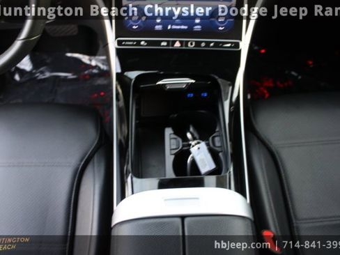 Used 2024 Mercedes-Benz C 300 Sedan image 13