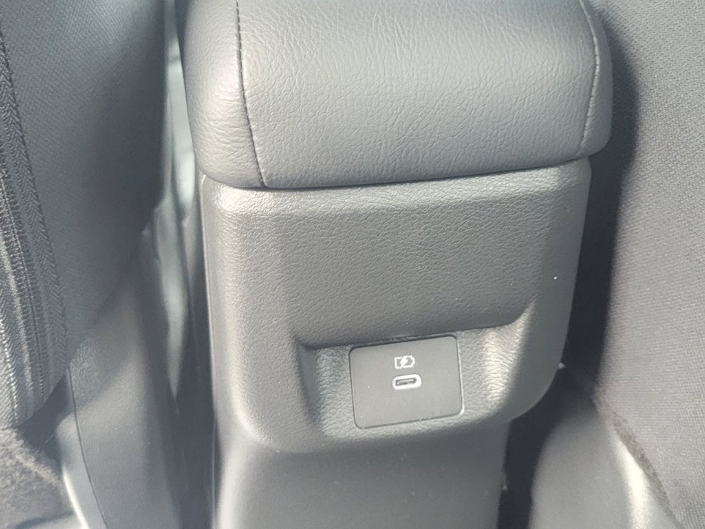 Used 2025 Nissan Versa SV FWD image 32