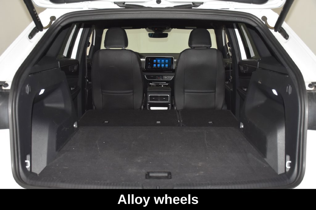 Used 2025 Volkswagen Atlas Cross Sport SE FWD image 32