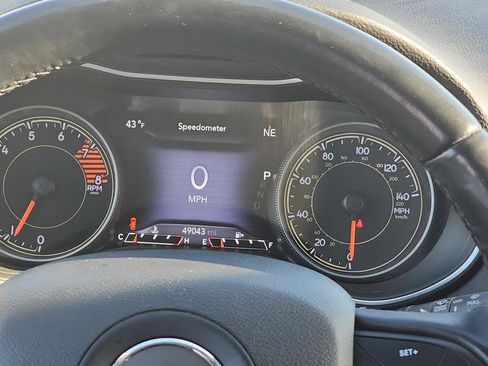 Used 2019 Jeep Cherokee Trailhawk w/ Cold Weather Group image 11