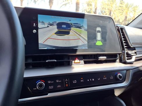 Certified 2023 Kia Sportage EX FWD image 16