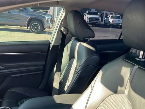 Used 2021 Toyota Camry SE w/ Carpet Mat Package (TMS) FWD image 15
