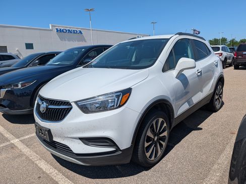 Used 2022 Buick Encore Preferred w/ Safety Package AWD/4WD image 2