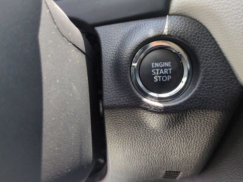 Used 2025 Toyota RAV4 XLE FWD image 22
