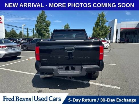 Used 2025 Toyota Tacoma TRD Off-Road AWD/4WD image 4