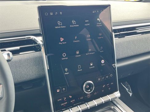 New 2026 GMC Sierra EV Elevation image 18