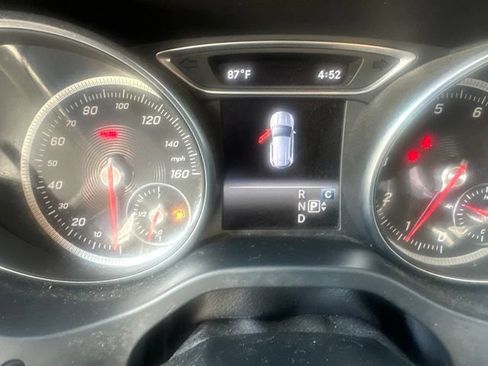 Used 2018 Mercedes-Benz GLA 250 4MATIC image 8