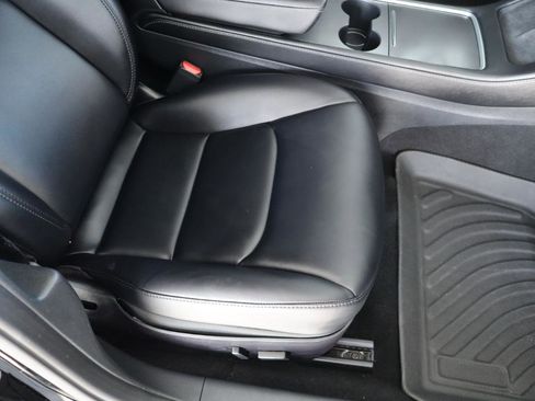 Used 2023 Tesla Model 3 Standard Range image 34