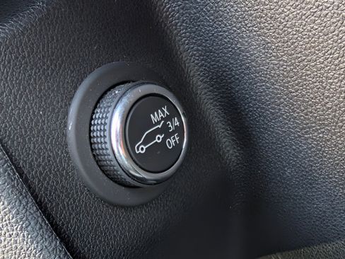 Used 2023 Cadillac XT4 Luxury w/ Cold Weather Package image 67