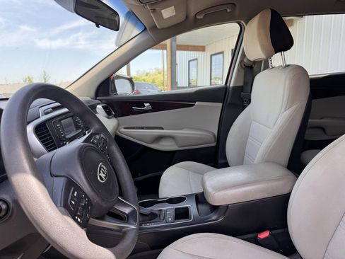 Used 2016 Kia Sorento FWD image 13