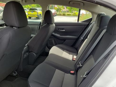 Used 2023 Nissan Sentra SV FWD image 11