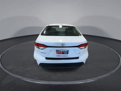 Used 2023 Toyota Corolla LE image 7